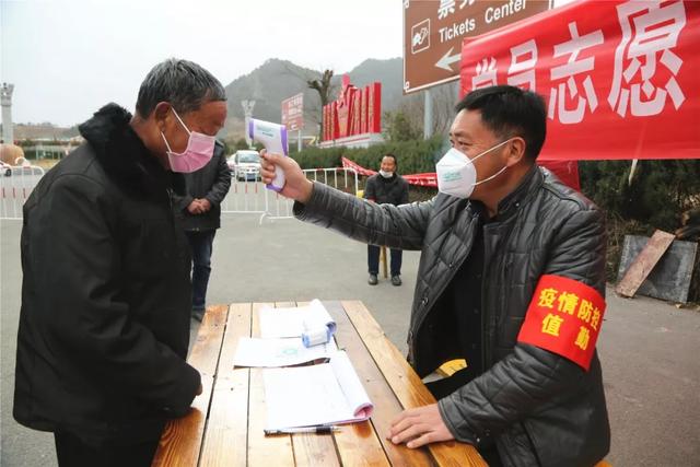 抗疫一线 党旗飘扬｜青年志愿者主动请缨同心抗疫！