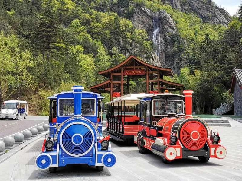 听说了吗？到天河大峡谷景区观光游览可以坐小火车啦！
