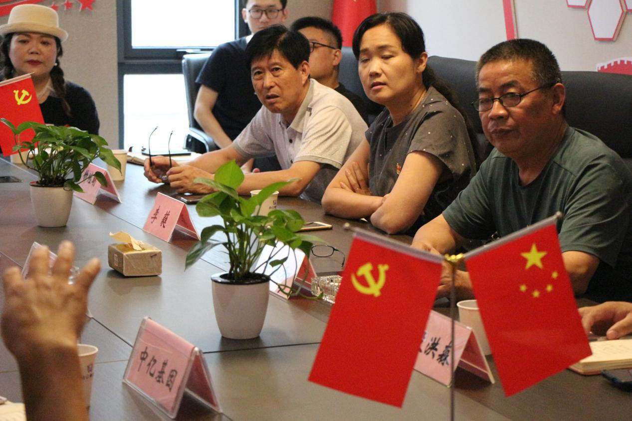 支部建在企业，助推企业发展 ——省直党校教授杨群红调研唐河驻郑第九党支部的驻外党建工