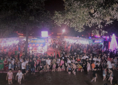这个八月,一起去体验地坑院里不一样的激情夏夜! 这个八月,一起去体验地坑院里不一样的激情夏夜!