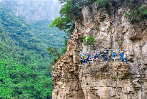 踏风行走、飞檐走壁～云台山六大“练胆”项目等你来体验！