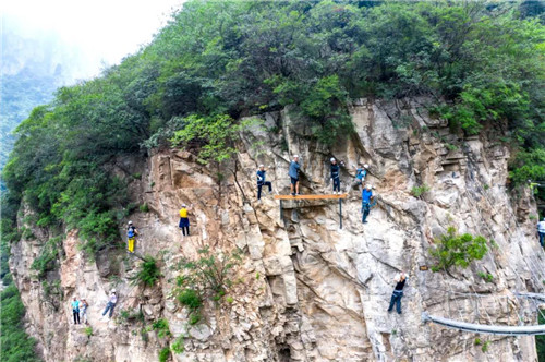 踏风行走、飞檐走壁～云台山六大“练胆”项目等你来体验！