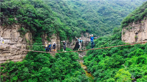 踏风行走、飞檐走壁～云台山六大“练胆”项目等你来体验！