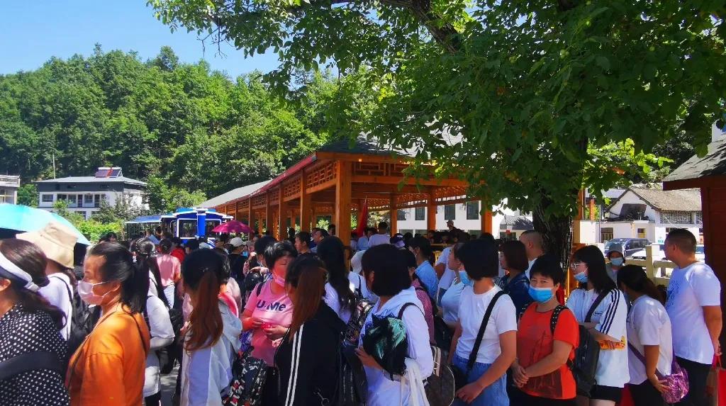 天河大峡谷暑期高峰保安全 优质服务不下线