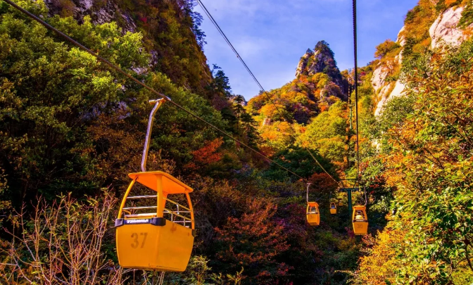 多彩尧山惹人醉 一入此境不思归