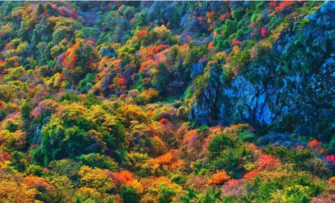 多彩尧山惹人醉 一入此境不思归