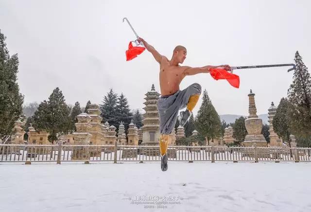 瑞雪启祥 1500年的嵩山少林寺初雪如约而至！