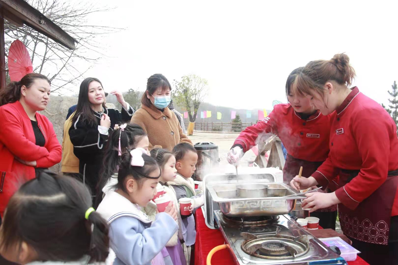 【传承红色基因 培养时代新人】众信旅游七十二潭红色登山节完美落幕