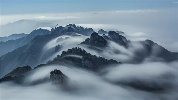 当秋色遇上云海，你一定想不到入秋的老君山居然这么美!