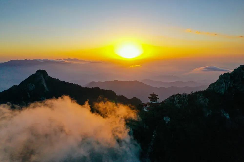 白云山┃云海日出献礼国庆，太震撼了！