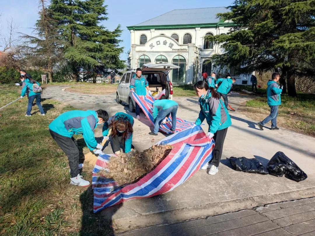 鸡公山景区开展老别墅周边环境集中整治活动 鸡公山景区开展老别墅周边环境集中整治活动