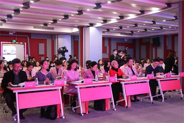 郑州市女企业家协会二届四次会员代表大会暨“万人助万企”政策宣讲圆满召开