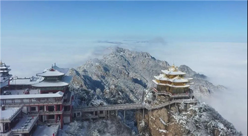 老君山巅迎雪起舞，“疑是仙女下凡来”！