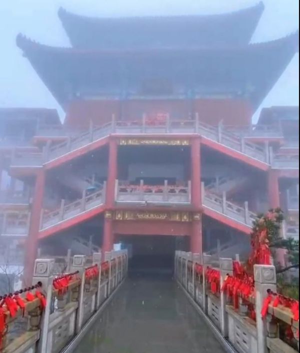 入夏失败，老君山现五月飞雪奇观！