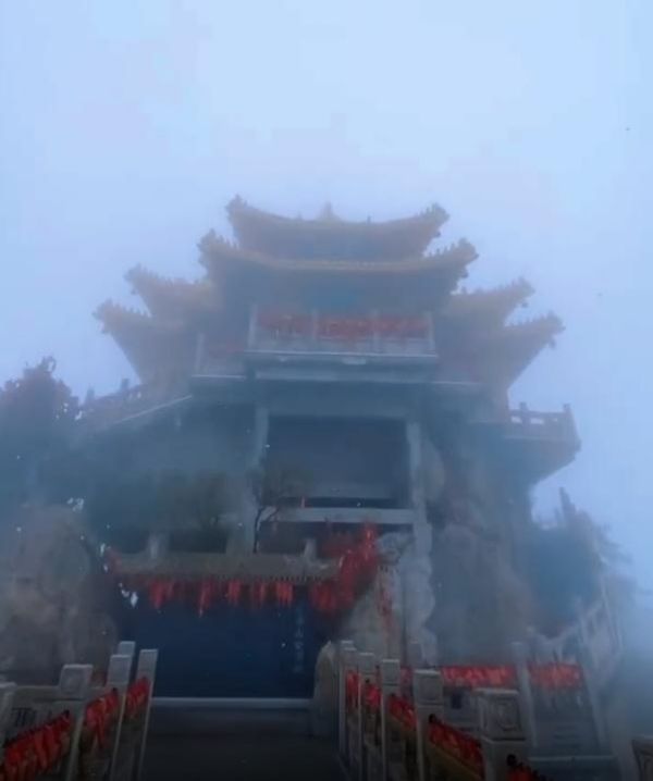 入夏失败，老君山现五月飞雪奇观！