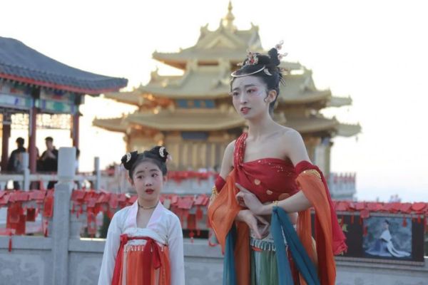 足不出户，欣赏一场老君山巅的国风盛宴