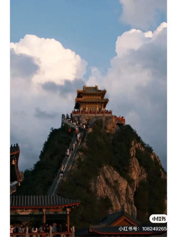 游客照系列NO.4 | 盛夏，来老君山就应该这么拍照！