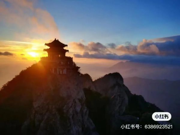 游客照系列NO.4 | 盛夏，来老君山就应该这么拍照！