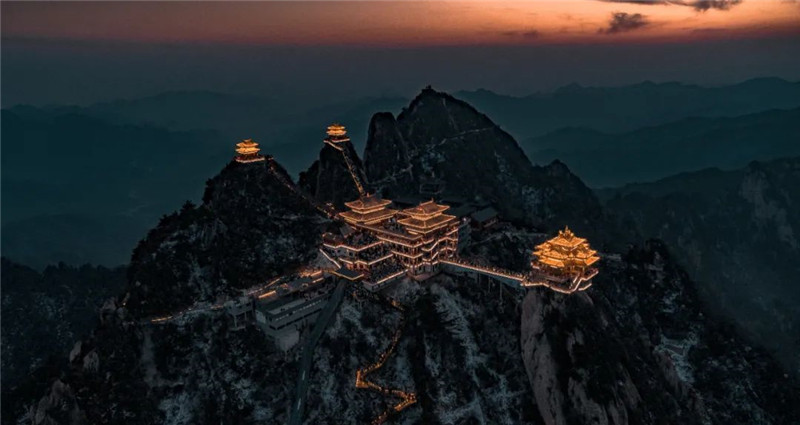 行走河南·读懂中国｜雪后老君山夜景美如画，震撼航拍视角来了！