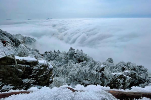 央視再次關(guān)注老君山:雪后盛宴美不勝收 央視再次關(guān)注老君山:雪后盛宴美不勝收