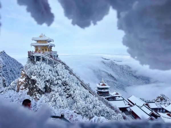 央視再次關(guān)注老君山:雪后盛宴美不勝收 央視再次關(guān)注老君山:雪后盛宴美不勝收