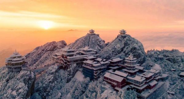 央視再次關(guān)注老君山:雪后盛宴美不勝收 央視再次關(guān)注老君山:雪后盛宴美不勝收