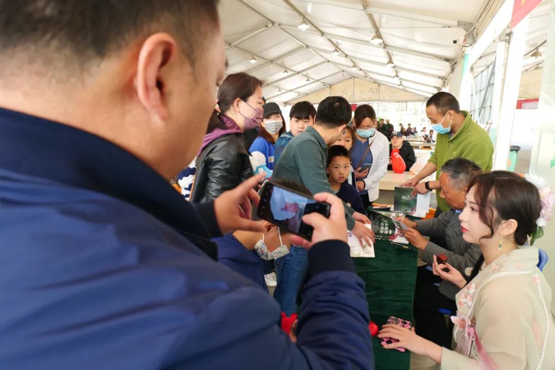4月8日，中国植物科普大讲堂在郑州绿博园圆满举办！