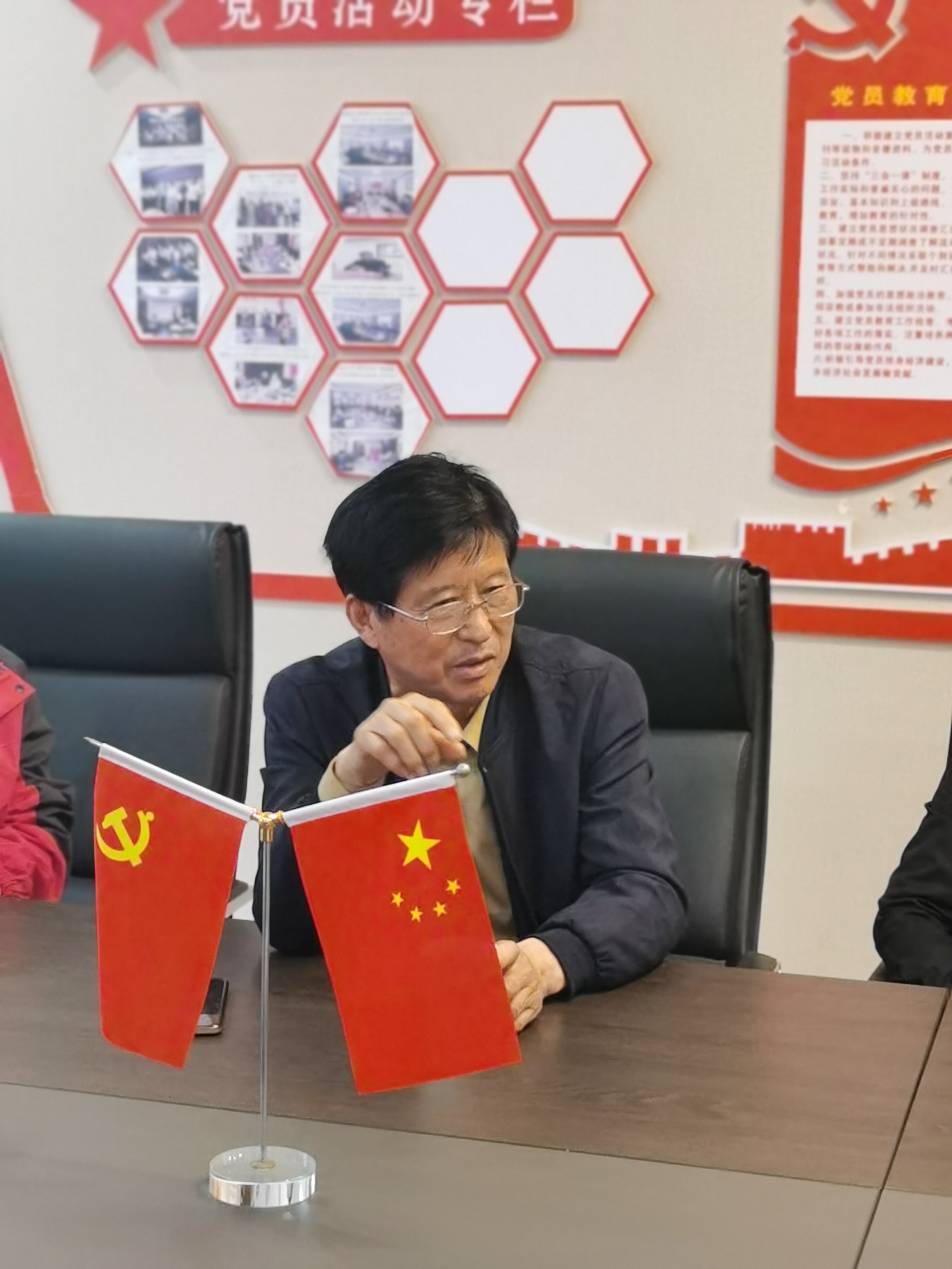 南阳驻郑党工委书记刘海峰一行莅临唐河驻郑党总支调研指导工作