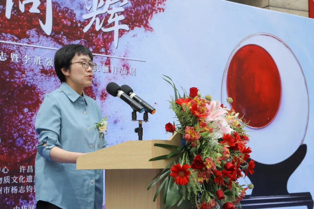 日月同辉--钧瓷烧制技艺代表性传承人杨志暨李胜强、杨晓平伉俪作品展在上海市群众艺术馆开 日月同辉--钧瓷烧制技艺代表性传承人杨志暨李胜强、杨晓平伉俪作品展在上海市群众艺术馆开