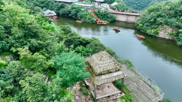 文明踏春 共享美景--龙潭大峡谷环保旅游在行动