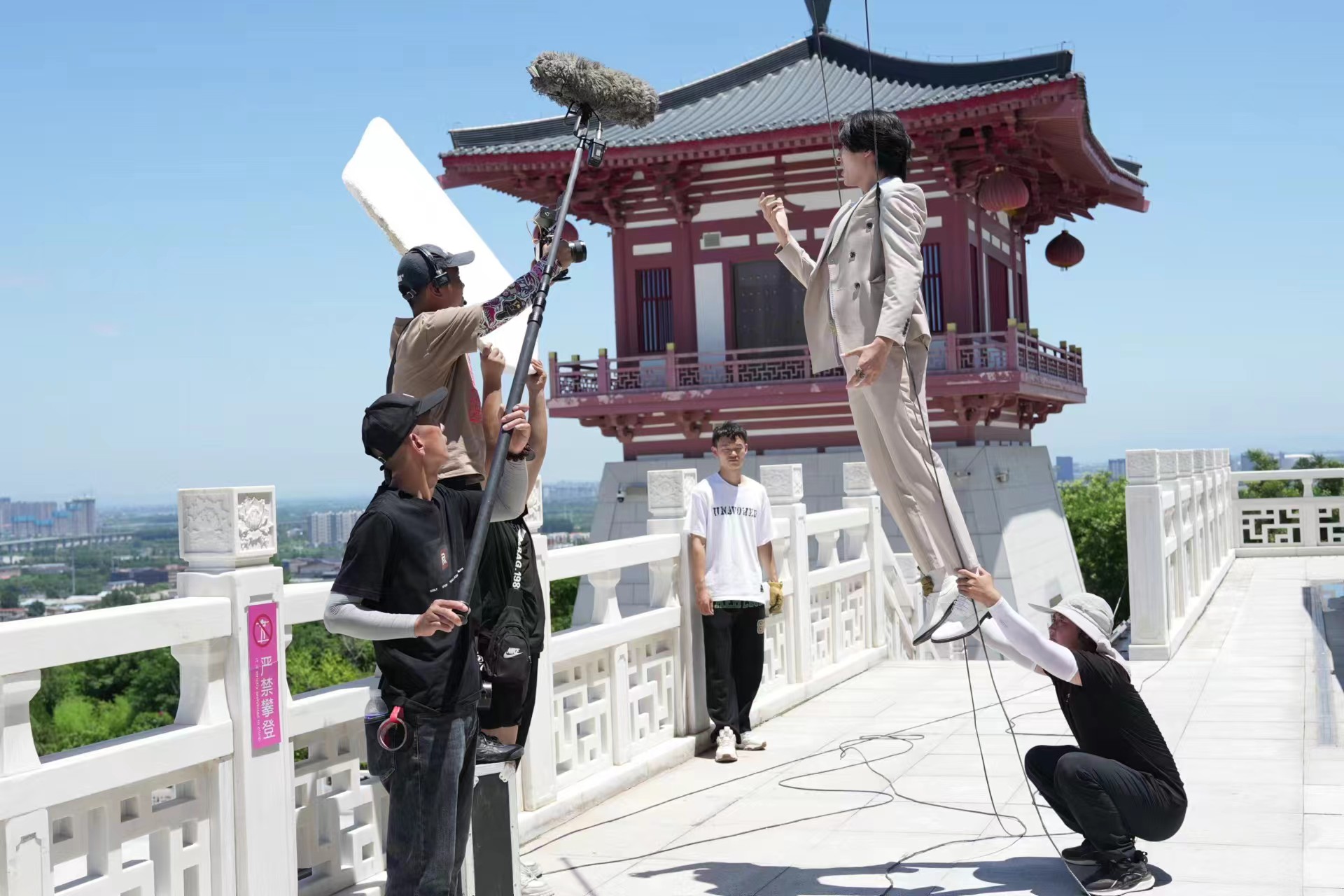 文旅短剧《神都仙尊》洛阳牡丹阁景区盛大开机