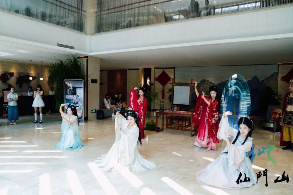琼露盈香 奢美之旅--仙门山金秋私享会成功举办