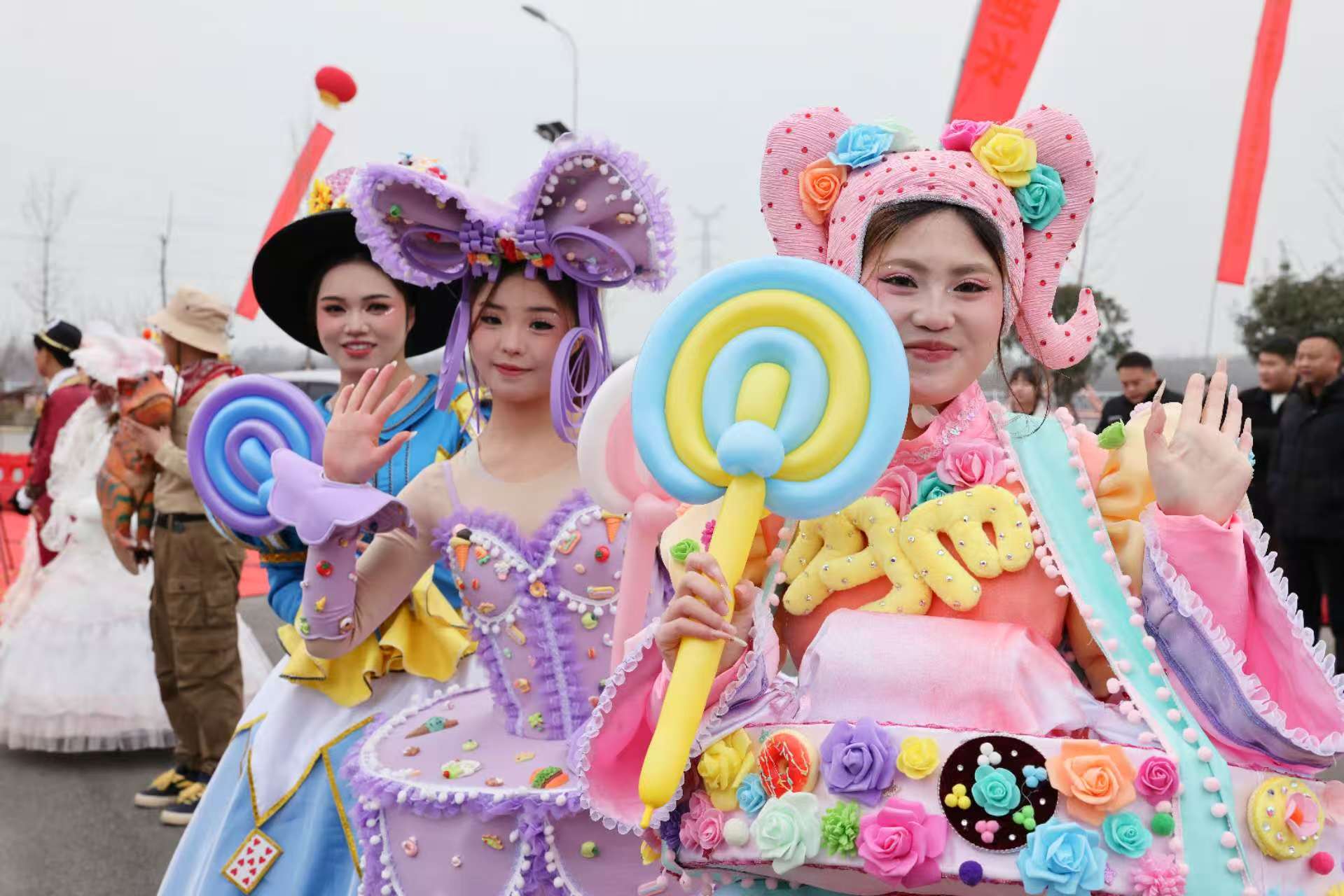 新晋AAA景区米奇王国盛大开业 “鲁山映瑞”首届新春灯会同步启幕 ——潮玩演艺与光影盛宴点