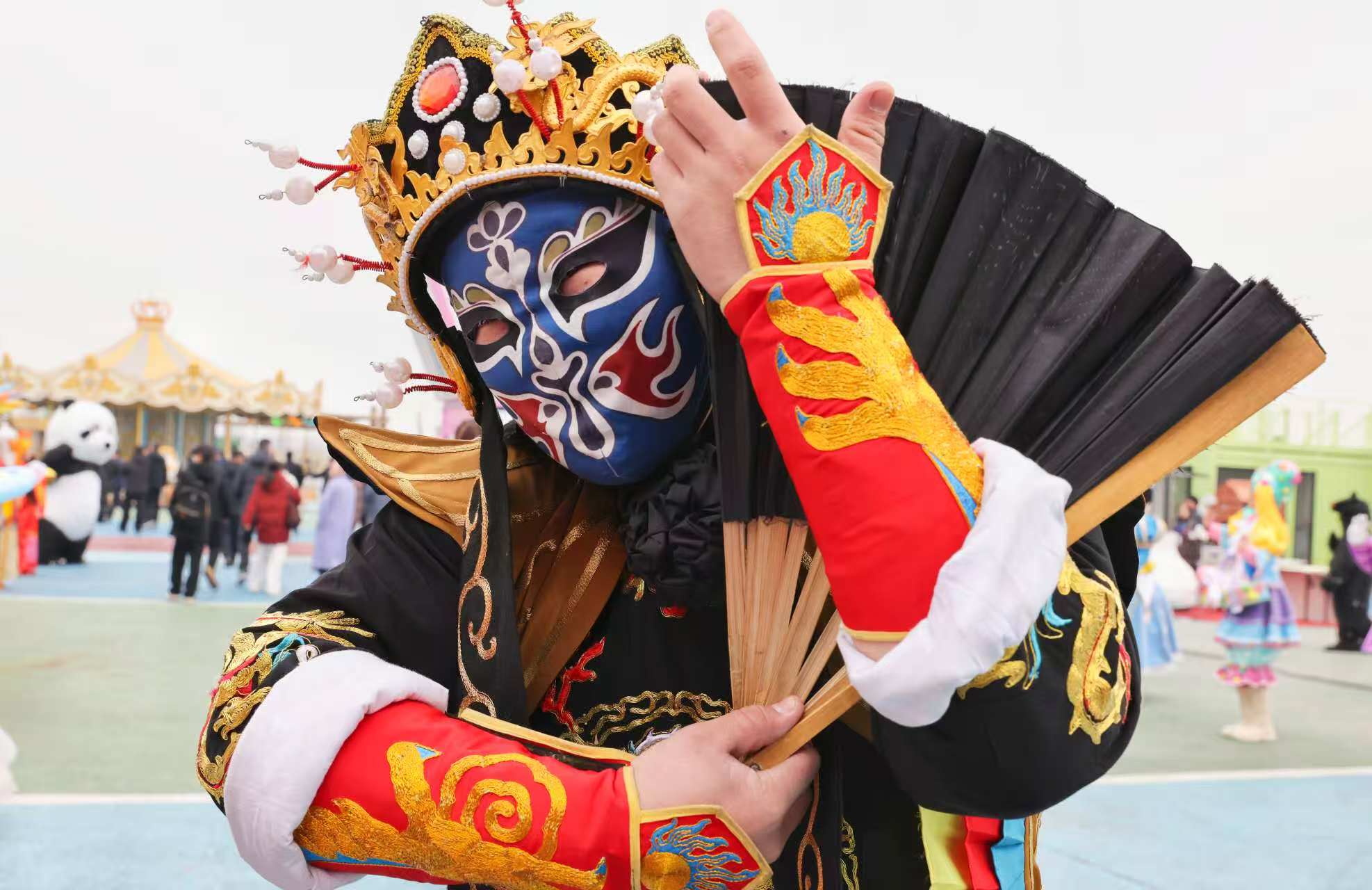 新晋AAA景区米奇王国盛大开业 “鲁山映瑞”首届新春灯会同步启幕 ——潮玩演艺与光影盛宴点