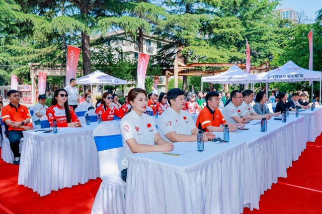 为爱出发 温暖同行：女性驾驶员爱心联盟正式成立